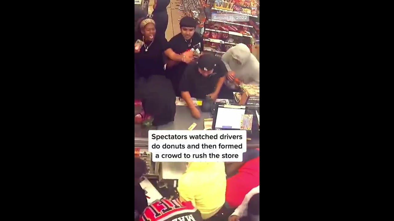 A FlashMob Of Looters Ransack 7 Eleven In Los Angeles During Street Takeover