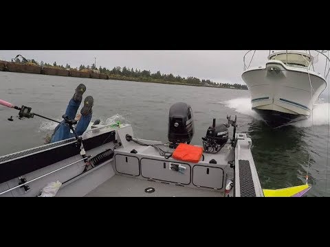 Идиоты за Рулем Моторных Лодок! Пьяные рыбаки на рыбалке ! Жесть на рыбалке