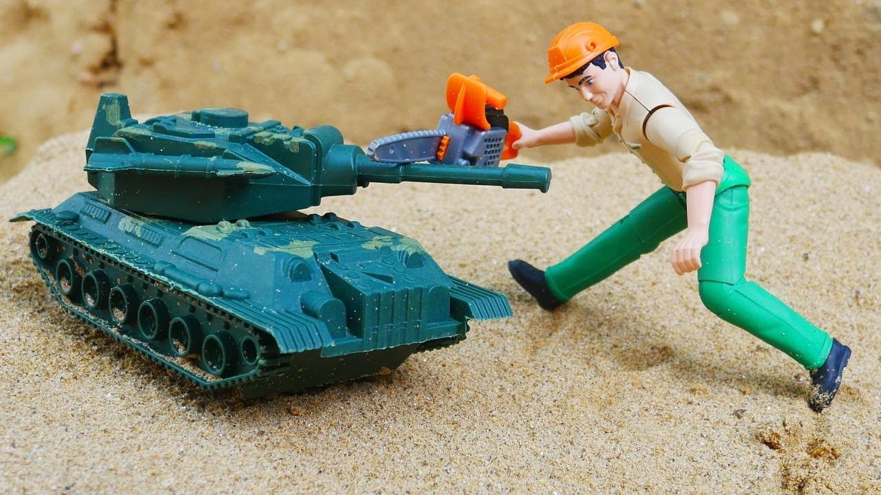 ESCAPE FROM THE GIANT TANK CARS COLLECTION YouTube