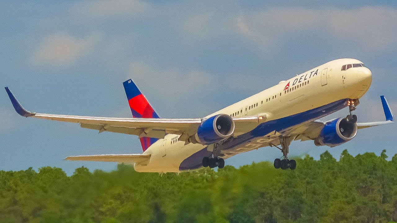 (4K) Afternoon Departures from Orlando Int'l Airport
