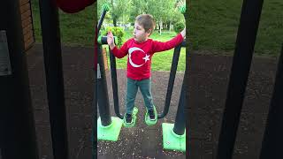 Spor aletinden düşmeden inmeye çalışan tatlı KUZEY