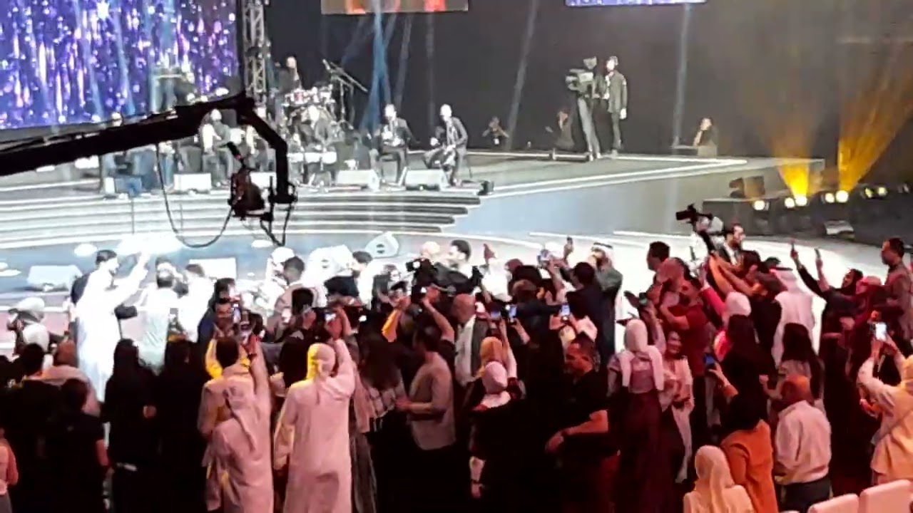 الفنان محمد عساف يغني في حفلة توزيع الجوائز على صناع الأمل في دبي شيرو الفيديو مع لايك وكومنت شكرا