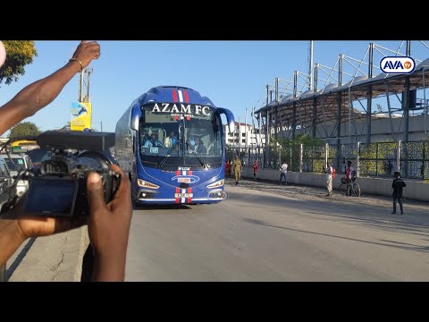 AZAM FC WAMUWAHI AZIZI KI UWANJANI BALAA LA MASHABIKI ZAO NJE YA UWANJA NI HATARI TAZAMA