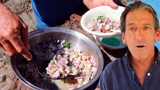 Preparando Ceviche de MUY MUY en la PLAYA