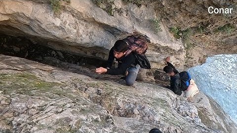 Nomadic children go to school after the holidays through hard and difficult ways