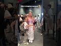 POLI фотографируется с подписчиками 🎀