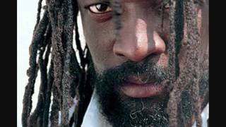 Lucky Dube - War and Crime chords