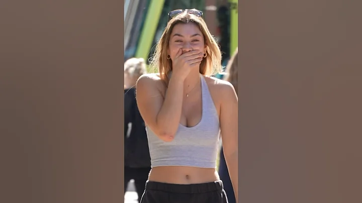 She couldn’t help laughing 😂 - DayDayNews