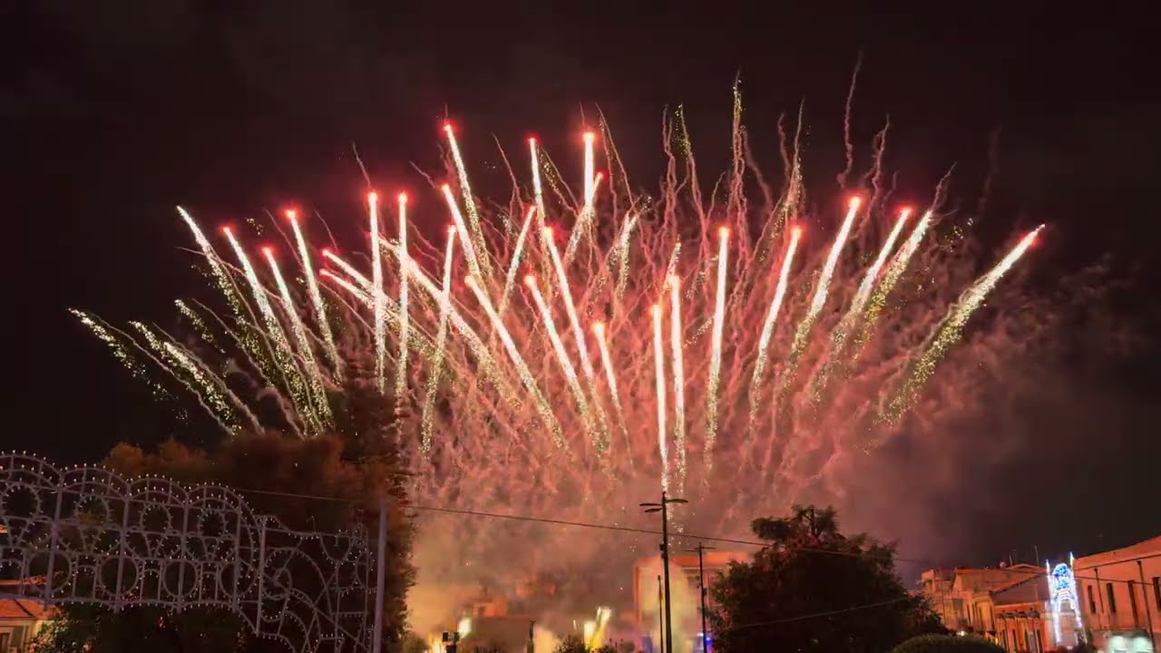 Trecastagni 9 Maggio 2025 Entrata Partito Collegiata e Spettacolo Pirotecnico Ditta FOTI FIREWORKS