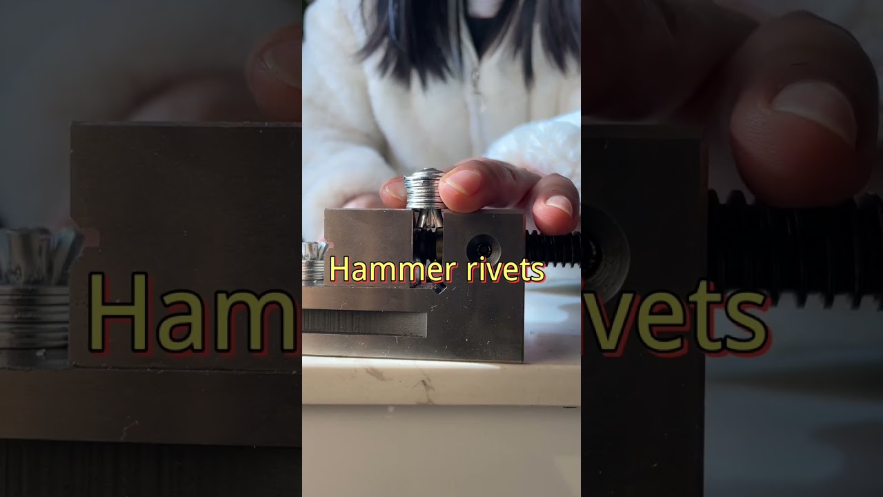 Striking type expansion rivets, a hammer can be riveted, riveting effect demonstration