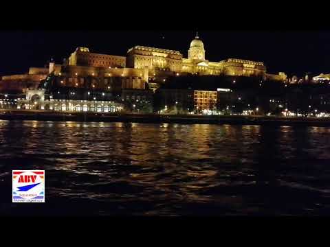 Прогулка на кораблике по Дунаю в Будапеште. 10 февраля 2020 Budapest in the evening. Danube. Winter