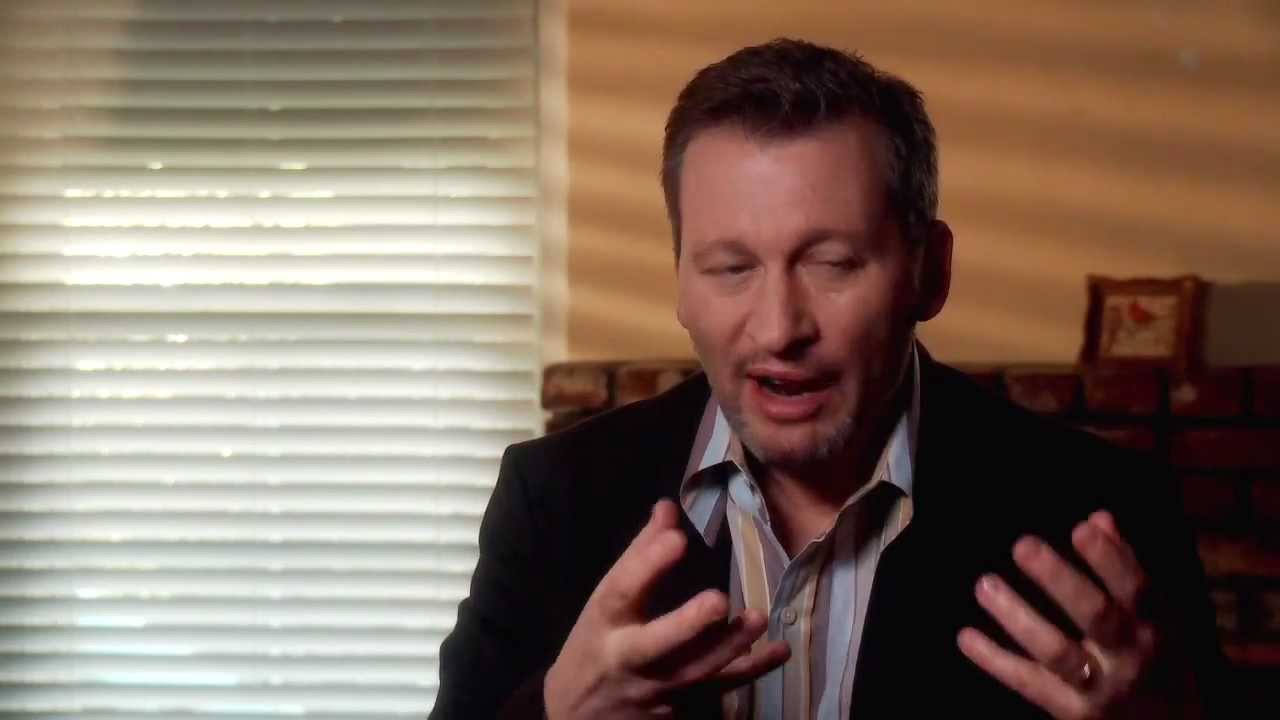 Big Miracle: Ken Kwapis Sit Down Interview [HD] | ScreenSlam