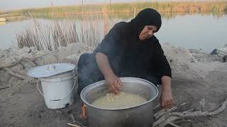 شاهد حجية تسوي هريسة طيبه وتوزعها على الجيران ب ثواب أبا عبد الله