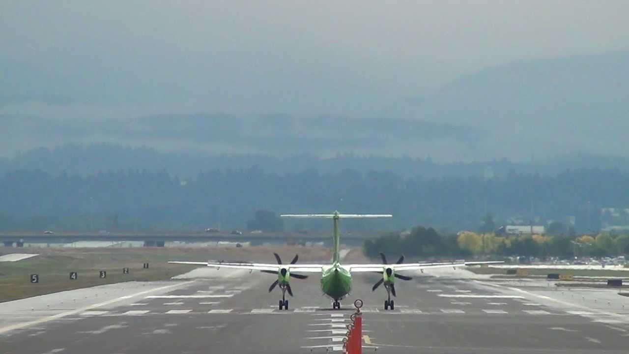 airbus a220 Sequence: Alaska 737-700 and Horizon Q400 Portland Airport (PDX)