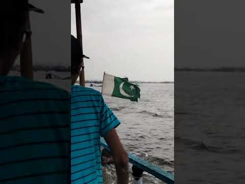 Submarine In Shallow Water| Pakistani Submarine| Pakistan Navel Submarine at the Port