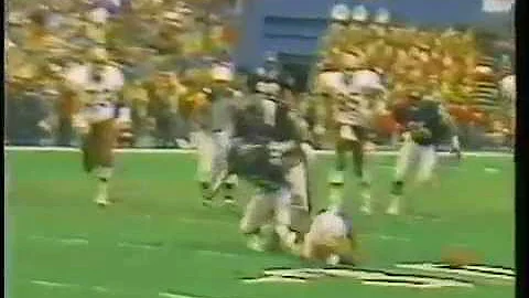 1984 Chicago Bears SS Todd Bell hit during NFC pla...
