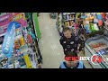 Во Владивостоке разыскивают мужчину, сорвавшего цепочку у продавца магазина