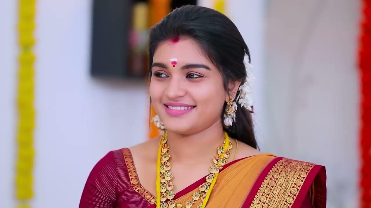 Akhila Stops Parvathy from Revealing the Truth - Sembaruthi - Full Ep 1243 - Zee Tamil