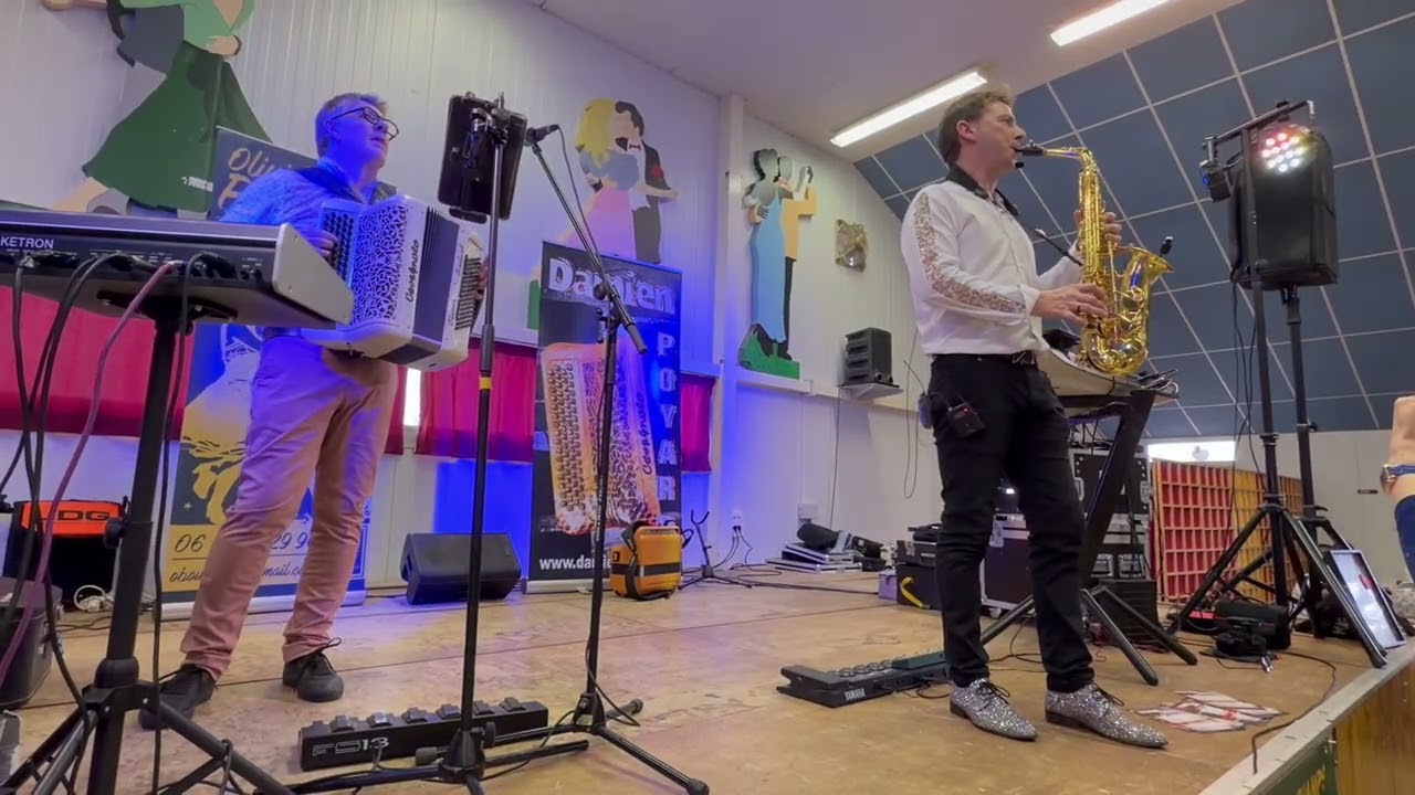 Superbe hommage à notre Mika jouer par notre petit bichon Damien Poyard et Olivier Boulard 🪗