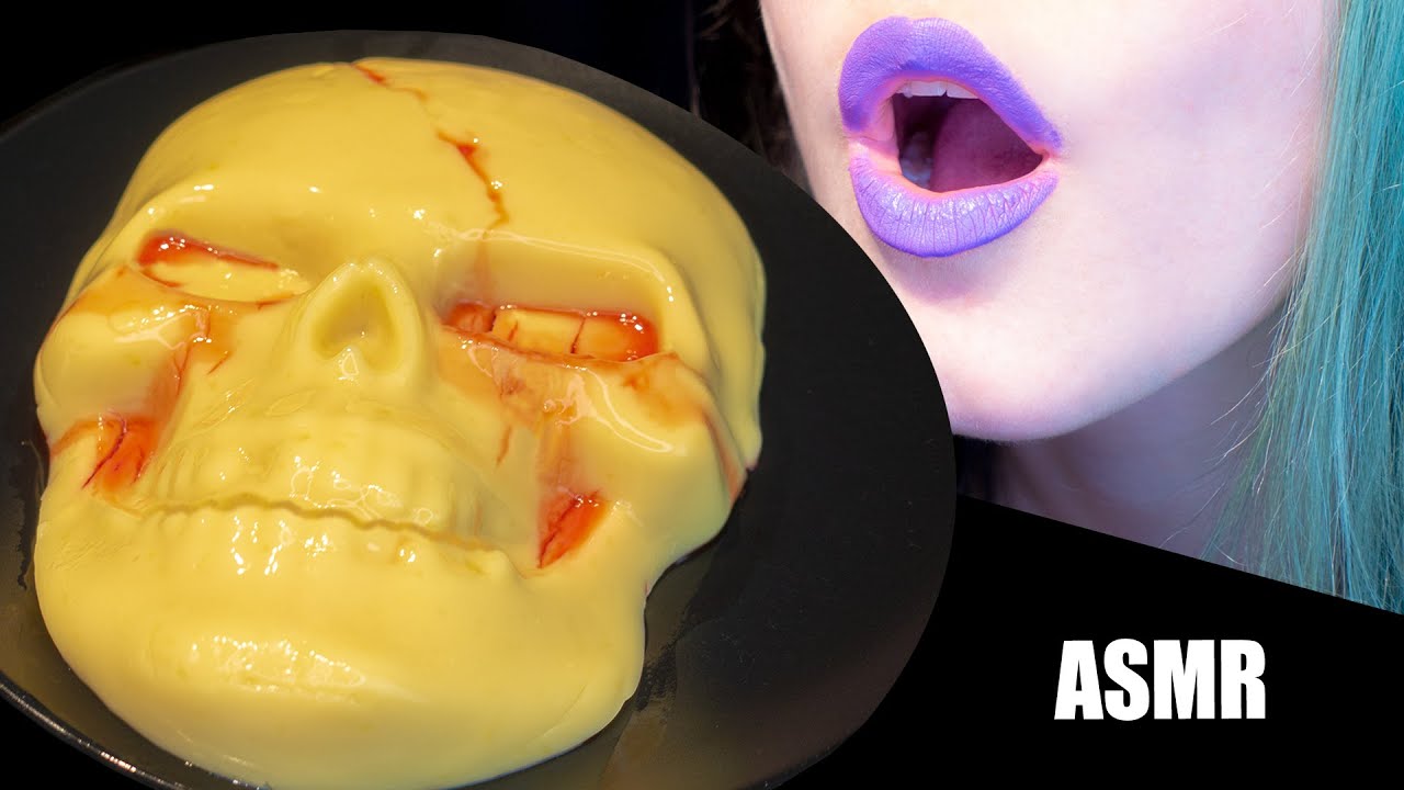 ASMR: WOBBLY BLOODY PUDDING SKULL | Halloween Snack 💀 ~ Relaxing Eating [No Talking|V] 😻