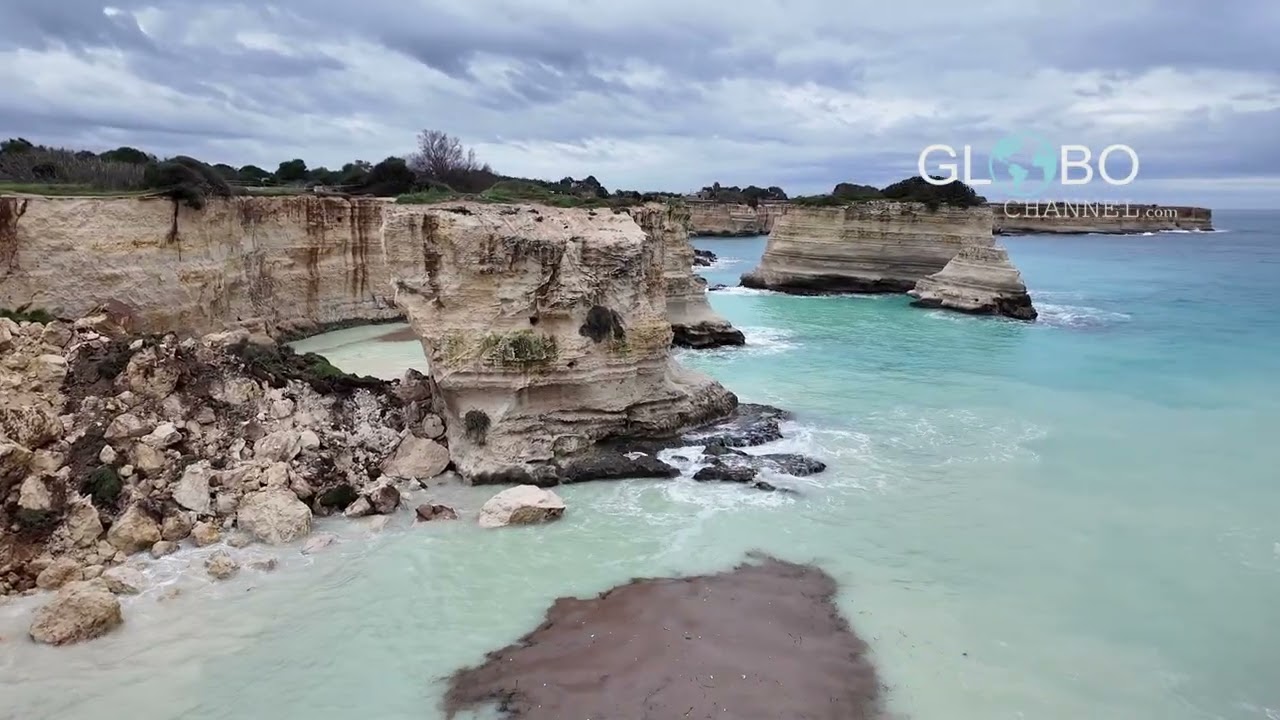 Melendugno: le immagini del crollo dell'arco di Sant'Andrea