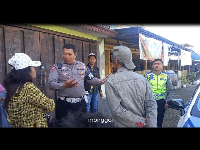 PART 1 Junggo #viralvideo Ibu2 Warga Pancasila - Coban Talun Protes ( DEMO ) #sopirangkot class=