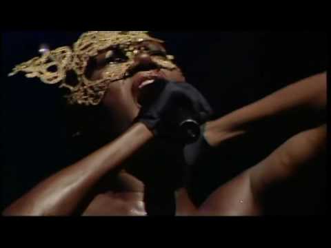 GRACE JONES - SLAVE TO THE RHYTHM - Basel Bâle 2009