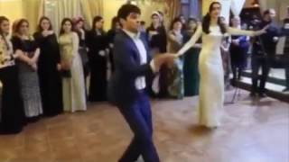 БРАТ И СЕСТРА ТАНЦУЮТ ЧЕЧЕНСКУЮ ЛЕЗГИНКУ БРАТ И СЕСТРА ТАНЦУЮТ ЧЕЧЕНСКУЮ ЛЕЗГИНКУ