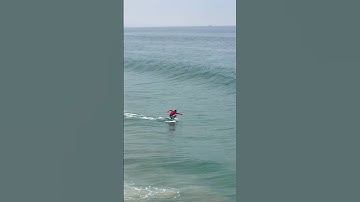 Pro Skimboarder Defies Laws Of Physics! Yahir Valencia #skimboarding #oddlysatisfying #weird #waves