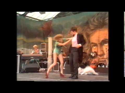 Jango Edwards & the Friends Roadshow Vondelpark Amsterdam 26-7-1980