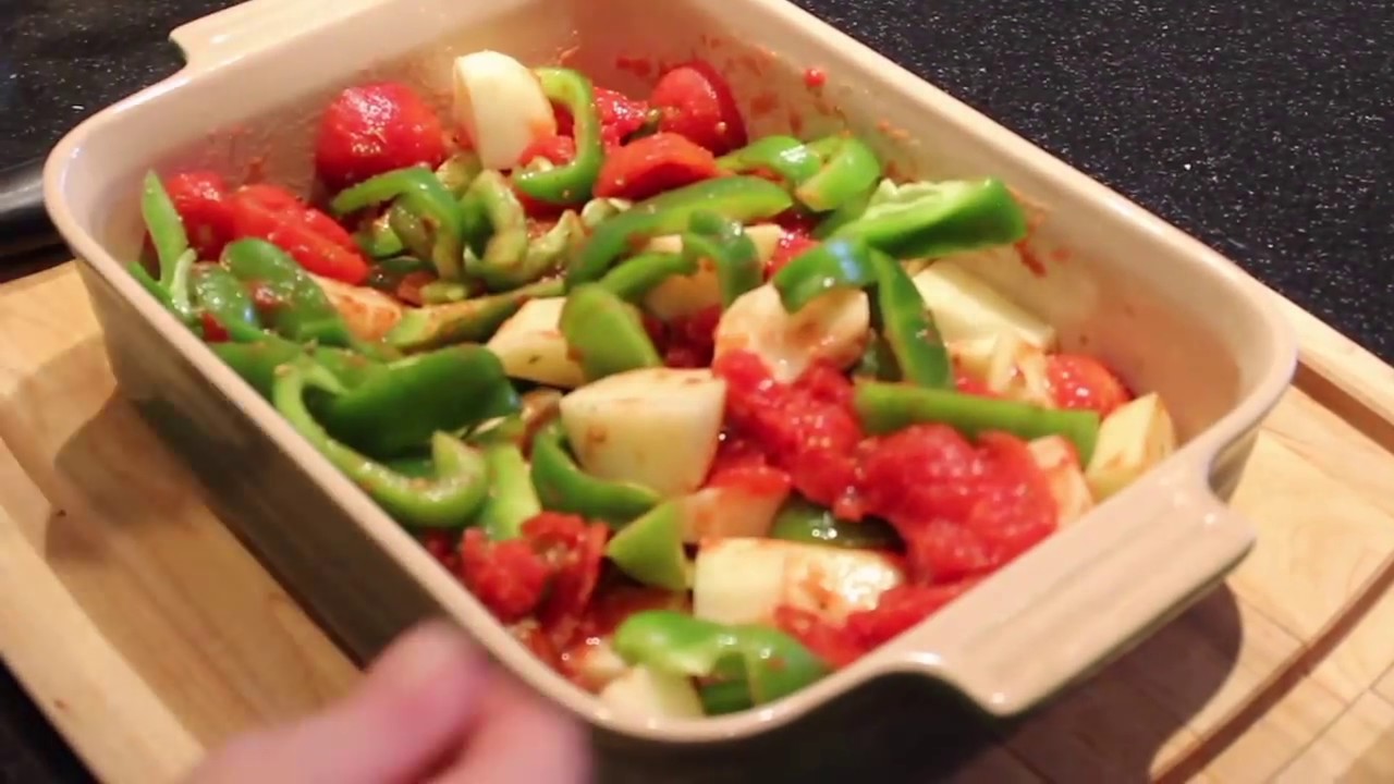 Spicy eggplant capsicum curry indo