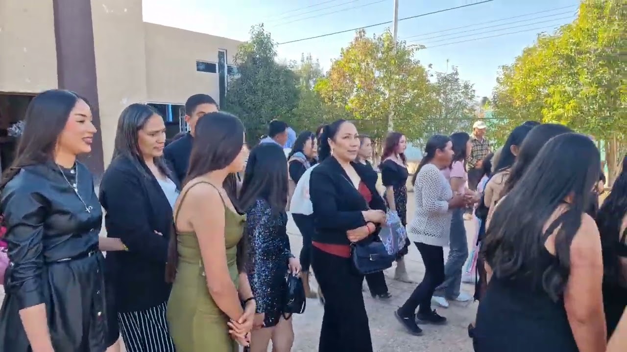 En la iglesia de san juan bautista en los 18 años de sofia garza