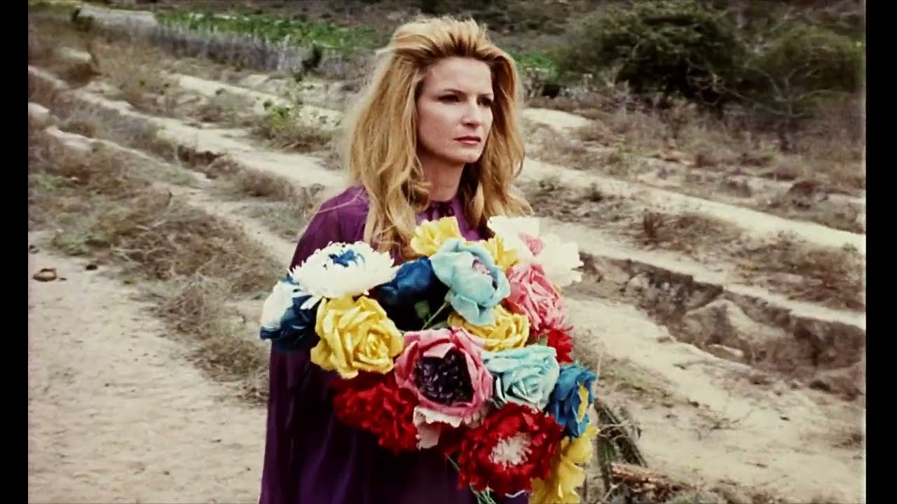 Odete Lara deslumbrante em O Dragão da Maldade Conta o Santo Guerreiro, Glauber Rocha, 1979 1080p