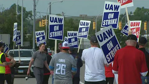 UAW Strike day 7 | GM, Stellantis announce layoffs as negotiations continue