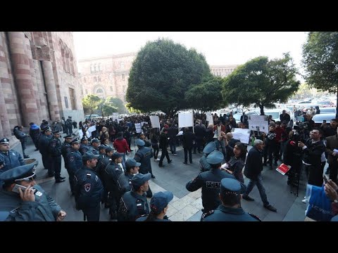 Բողոքի ակցիա կառավարության դիմաց․ՈՒՂԻՂ