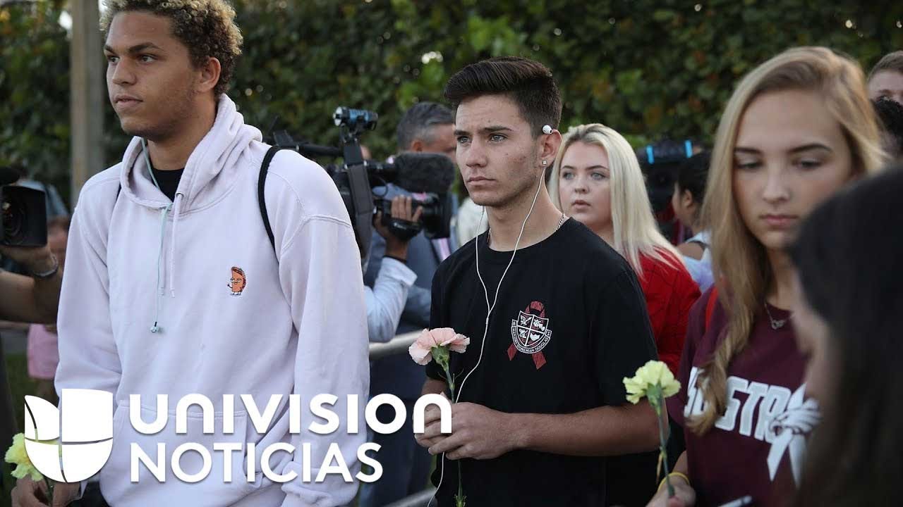 Con temor y tristeza, así regresaron a clases los alumnos de la escuela de Parkland