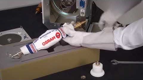 Changing the lamp on your Barco digital cinema projector DP1200 DP1500  DP2000 1