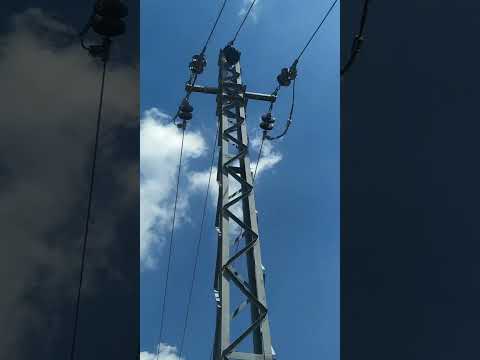 لابد من تركيب الموصلات علي العوازل الطبق لتفادي ارتخاء الموصلات 