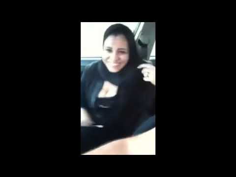 Iraqi Hijab Girl Dancing and Boobs bouncing in Car