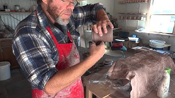 SIMON LEACH POTTERY TV - How to handle tankards !