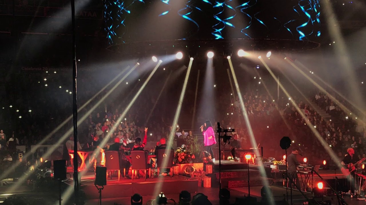 Valot Pimeyksien Reunoilla - Kaija Koo @ Hartwall Arena, Vain Elämää 29.12.2017