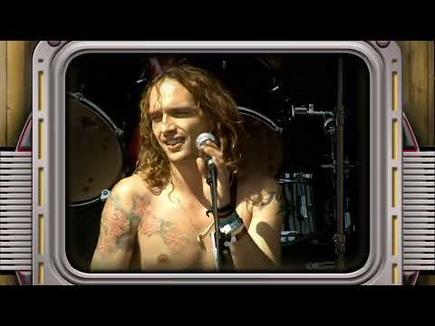 The Darkness - Growing On Me [Live at Knebworth 2003]
