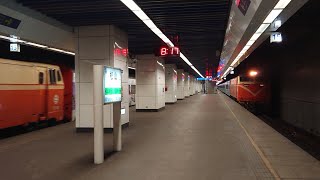 5684次12節加班復興號(E401)松山站待避2次12節觀光列車(E239)
