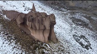 Muela del Diablo con nieve, Paso Pehuenche, region del Maule , Chile