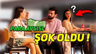 Para Avcisi Kiz Sevgi̇li̇si̇ni̇ Aşağilarsa