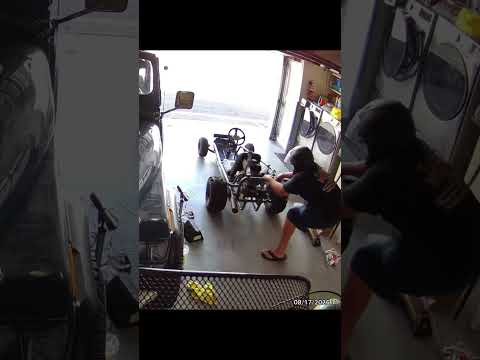 Quien esté libre de pecado que tire la primera piedra... o sobre seguridad al arrancar un Kart