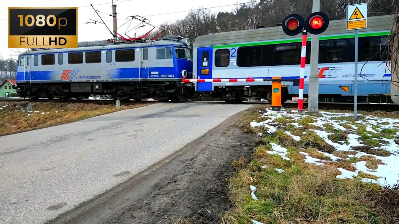 Przejazd Kolejowy Ciężkowice ul. Jana Brońka w Mroźny Dzień 
