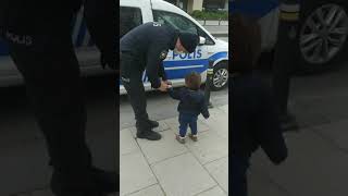 Polis Sevdalısı Bebe 