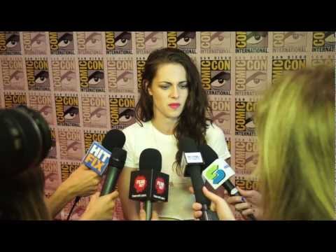 Twilight Breaking Dawn Part 2 Interview - Mackenzie Foy, Kristen Stewart, Robert Pattinson