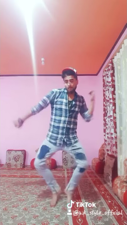 Super hit vedio on tik tok  om shanti om